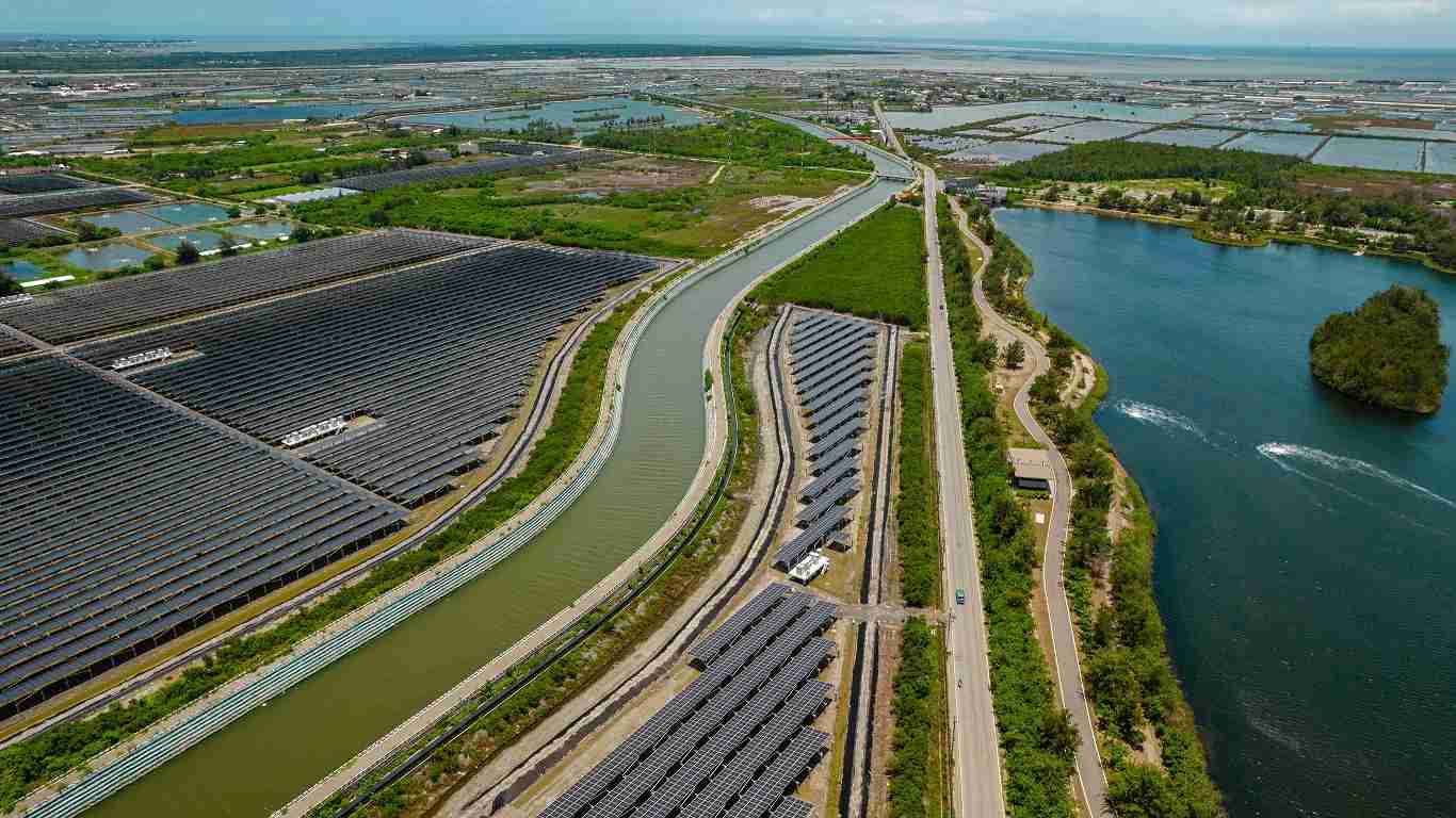 PG国际能源事业提供智慧能源管理、、、太阳能监控管理、、、全方位电厂建置及运维解决方案，，，并拥有管理超过6000案场的经验