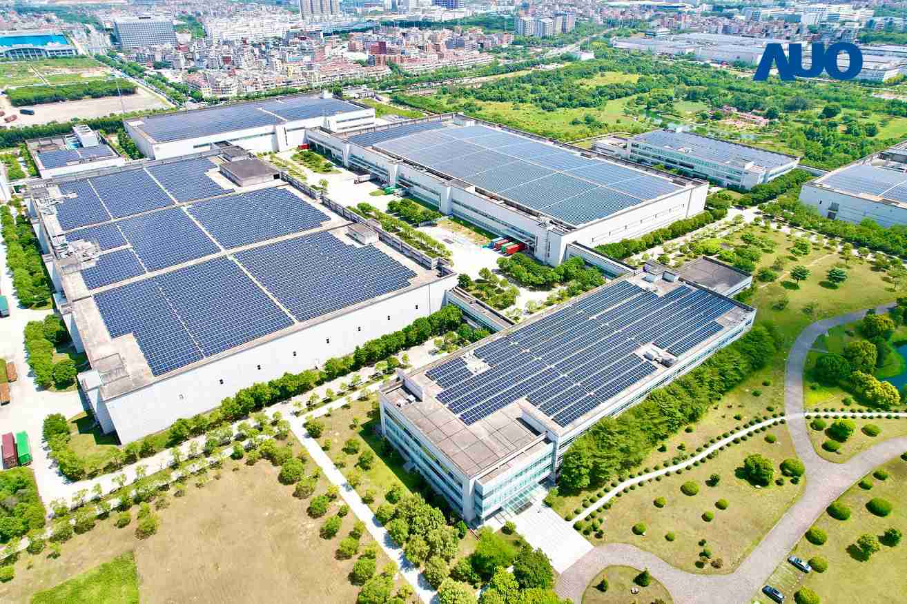 PG国际厦门推动智能制造同时，，，，透过绿电创能纵深推进绿色转型，，，，厂区全屋顶铺设太阳能光伏板，，，每年太阳能发电 2,600多万度